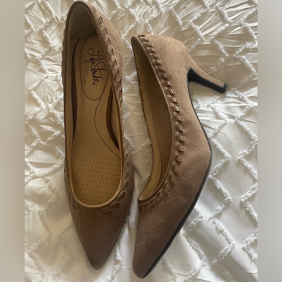 Lifestride Light Brown Suede Pointed Toe Heels - Picture 3 of 4